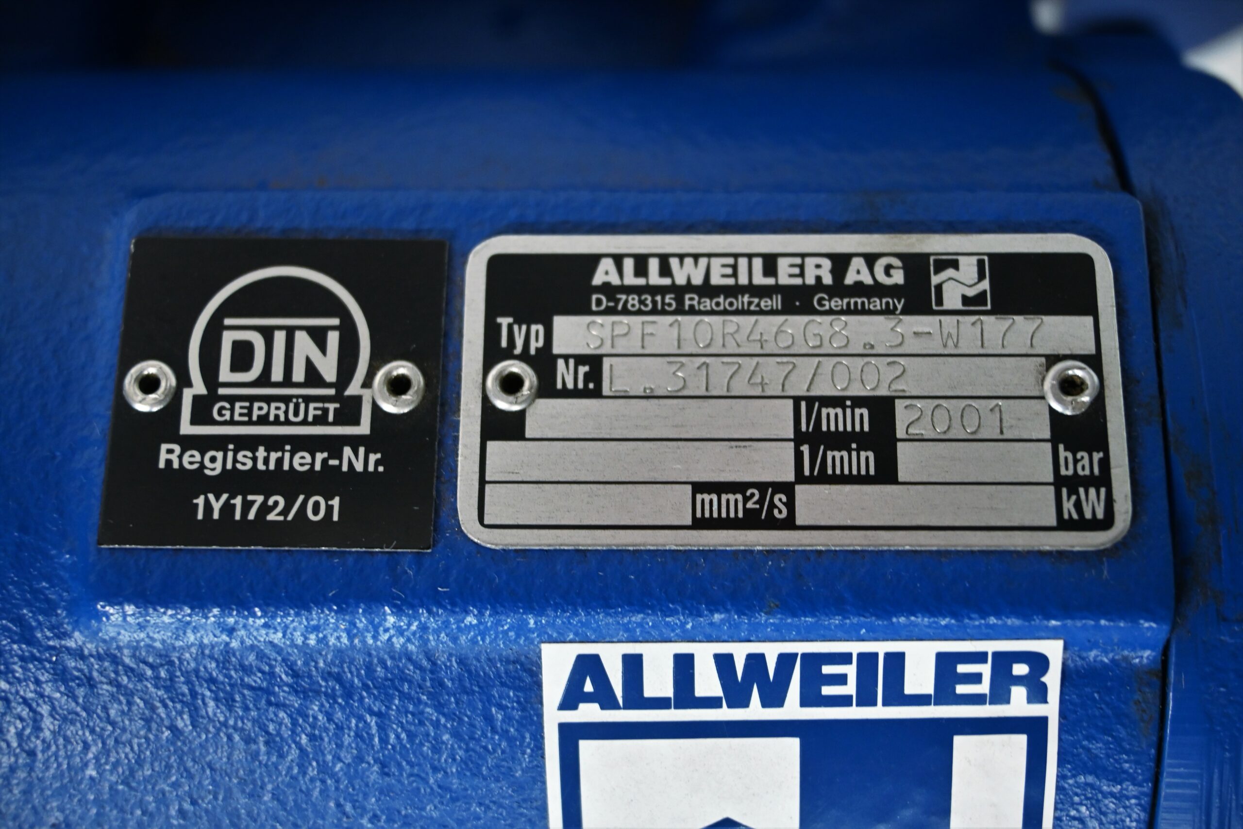 Sininen Allweiler öljypumppu malli SPF 10R46 G8.8-W177 30 BAR